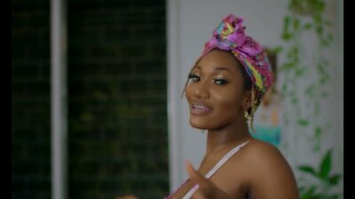 [Video] Wendy Shay ft. Bisa Kdei – Kiss Me On The Phone