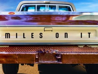 Kane Brown & Marshmello – Miles on It